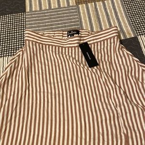 NWT Lulus asymmetrical striped skirt! Size: small